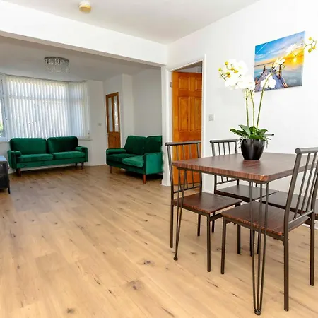 Дом отдыха Family Friendly Filton With Parking And Wifi *