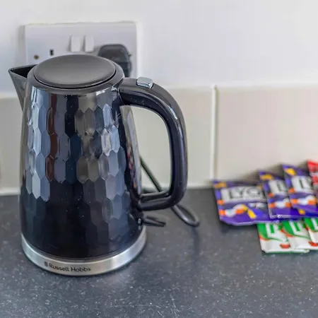 Family Friendly Filton With Parking And Wifi بيت للعطل