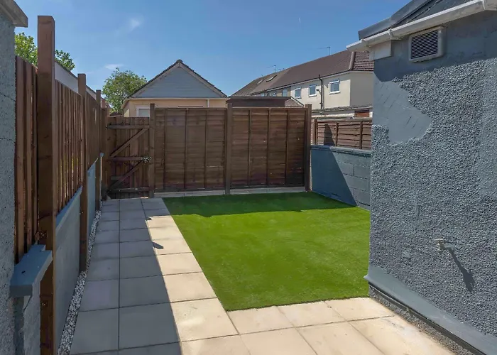 Family Friendly Filton With Parking And Wifi