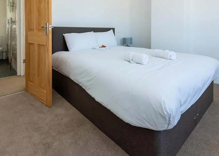 Family Friendly Filton With Parking And Wifi Будинок відпочинку