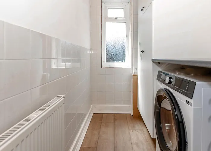 بيت للعطل Family Friendly Filton With Parking And Wifi *