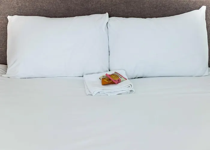 Family Friendly Filton With Parking And Wifi Будинок відпочинку *