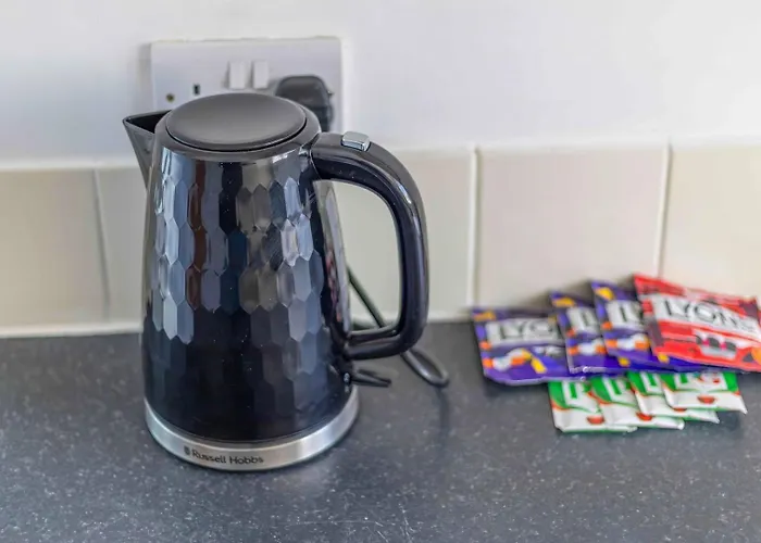 Family Friendly Filton With Parking And Wifi Будинок відпочинку